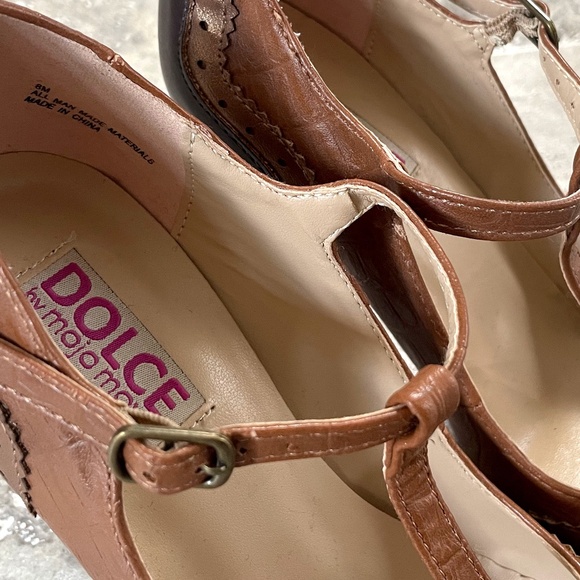 DOLCE by mojo moxy Brown T-Strap Pumps | Size 8 - Picture 8 of 11